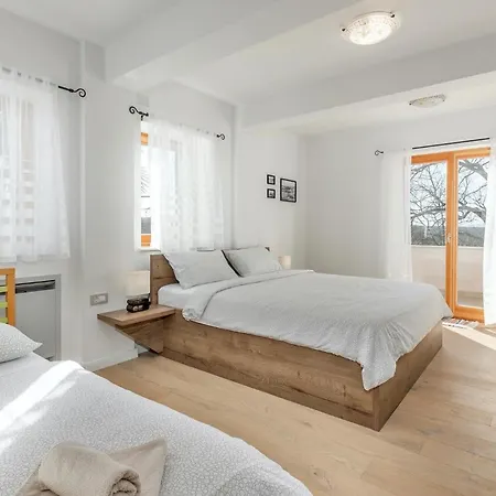 Laria Holiday home Brusici